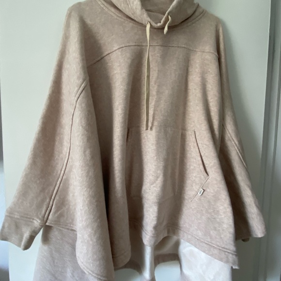UGG Poncho, Beige, Very Cozy - Picture 9 of 14